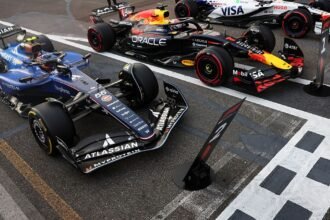 Verstappen will top the Wild Buck qualifier after Piastri crashes