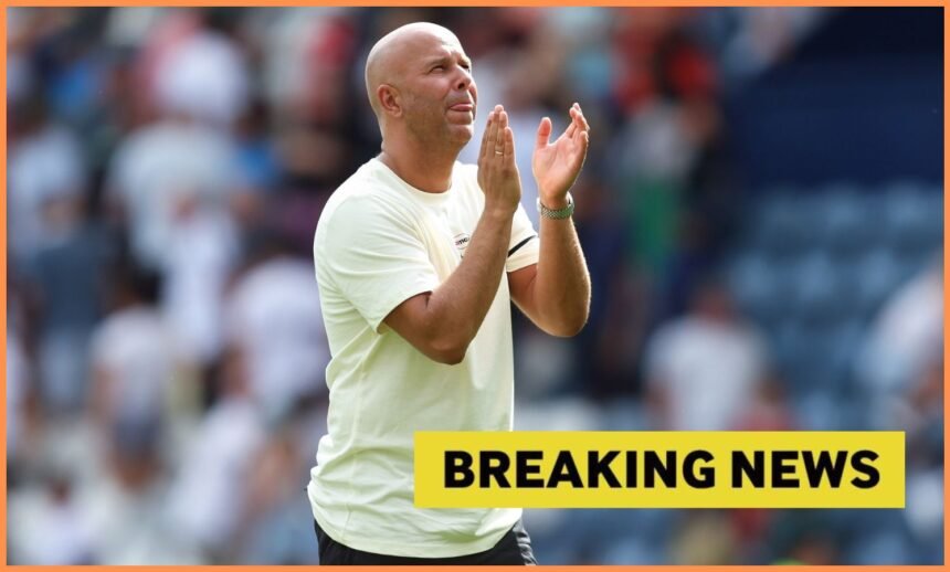 Liverpool manager Arne Slot and yellow