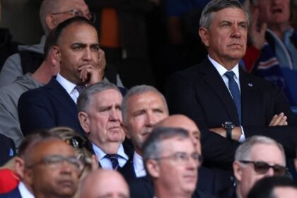 4-3-3 manager "very popular" by Ibrox fans "ranger attacks"