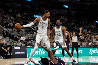 Brian Windhorst says Victor Wembaneyama reminded him of Golden State Warriors star during preseason games