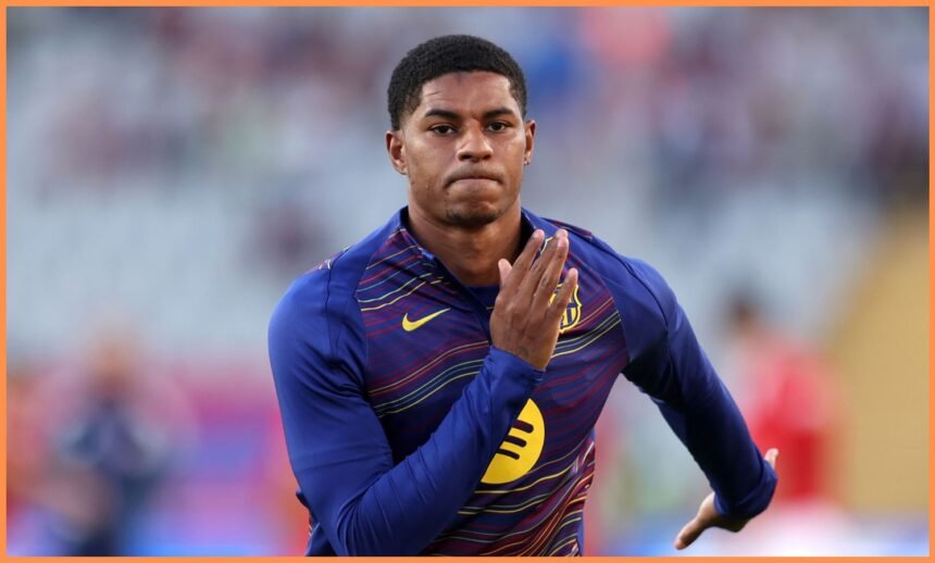 Marcus Rashford warming up for Barcelona