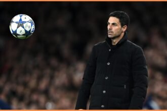 Arsenal manager Mikel Arteta looks on during the Olympiacos game