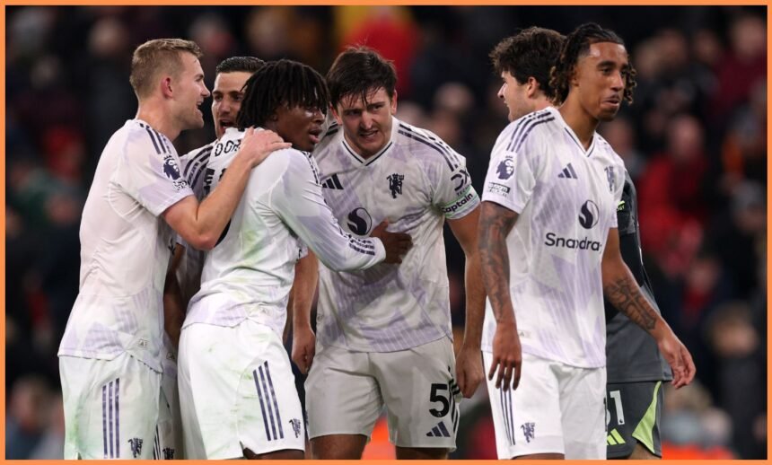 Matthijs de Ligt celebrates with his Manchester United teammates