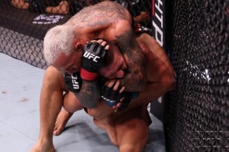 Charles Oliveira calls out Max Holloway after tapping Matues Gamlot in UFC Rio main event