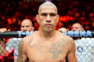 Dana White explains why he is hesitant to allow Alex Pereira to fight at heavyweight