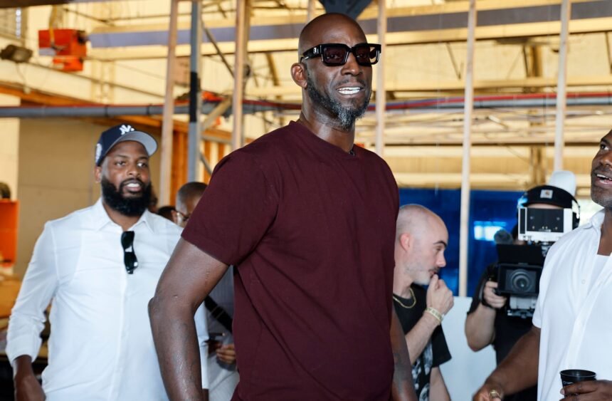 Kevin Garnett got "several phone calls" from other NBA players after Victor Wenbagnama training this offseason