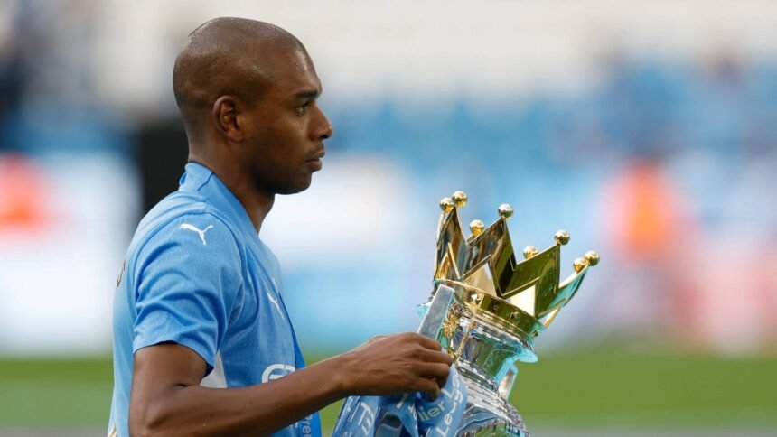 Man City have 'one of the best players in the world' Fernandinho 2.0
