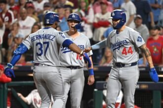 NLDS Game 2 vs. Phillies Dodgers lineup: Will Smith and Max Man Seaout