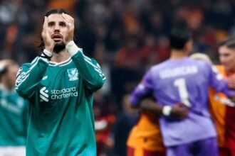 Slots should throw away Liverpool star who lost the ball 16x