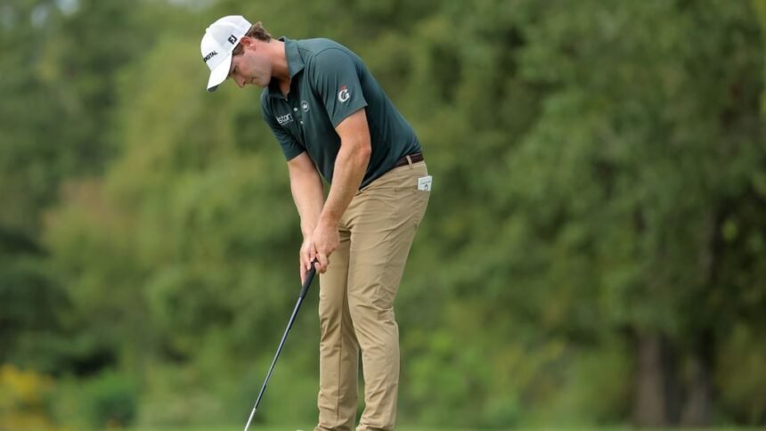 Vince Wheely saves Parr with Sanderson, a crocodile lurking