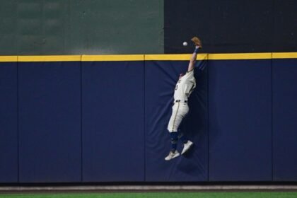 Dodgers lose multiple points due to Saru Frelick's controversial defense in Game 1 of NLCS