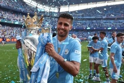Manchester City in talks over Rodri's new contract