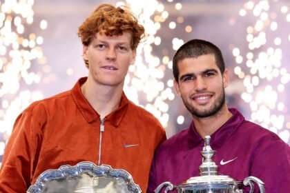 Jannik Sinner defeats Carlos Alcaraz to take first place in ATP rankings