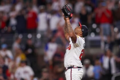 Dodgers interested in 11-year veteran relief pitcher in free agency: Report